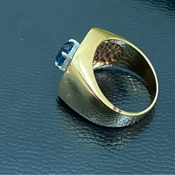 Vintage Unsigned Gold-tone Blue Sapphire CZ Stones Unisex Ring Size 8 - Picture 7 of 14